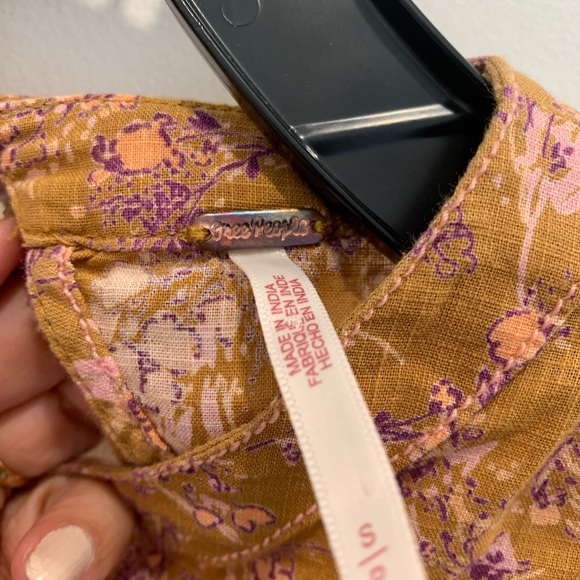 Free People corset style puff sleeve floral open back top. Size small - Picture 6 of 7